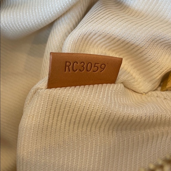 Louis Vuitton Limited Edition Navy Blue Bulles GM - Picture 7 of 15